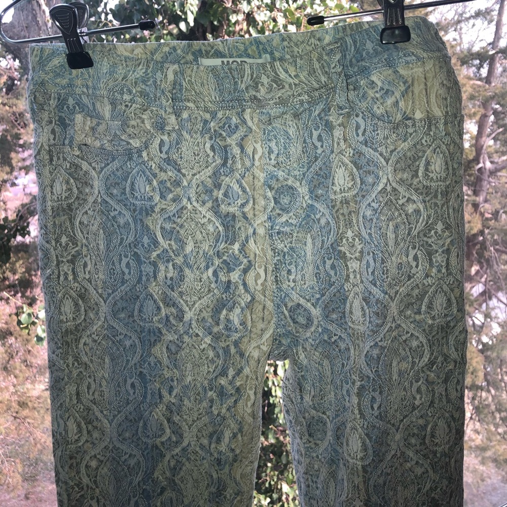 Flared patterned jeans - Picture 3 of 4